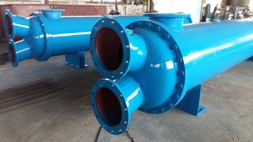 分析補漏套筒在列管式冷凝器中有何作用？